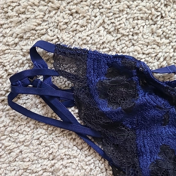 NWOT Victoria's Secret Blue Lace Strappy Very Sexy Cheekini - Picture 4 of 11